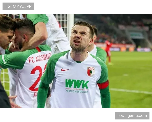 奥格斯堡防守体系革新引热议，新赛季战术调整蓄势待发