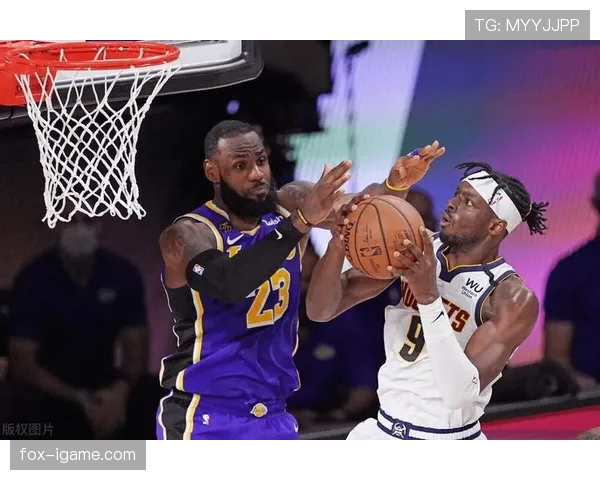 英格兰冠军争夺战开启新篇章,各队表现引球迷热议 英格兰冠军争夺战开启新篇章,各队表现引球迷热议