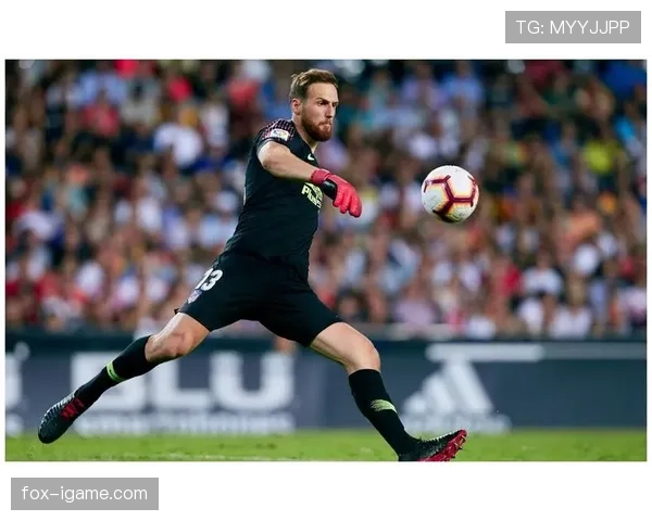 奥布拉克家庭生活首度曝光：门将光环下的温情日常与隐性压力