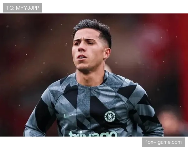 恩佐在职业生涯中表现稳健，展示了从草根到明星的奋斗历程与梦想追逐的启示